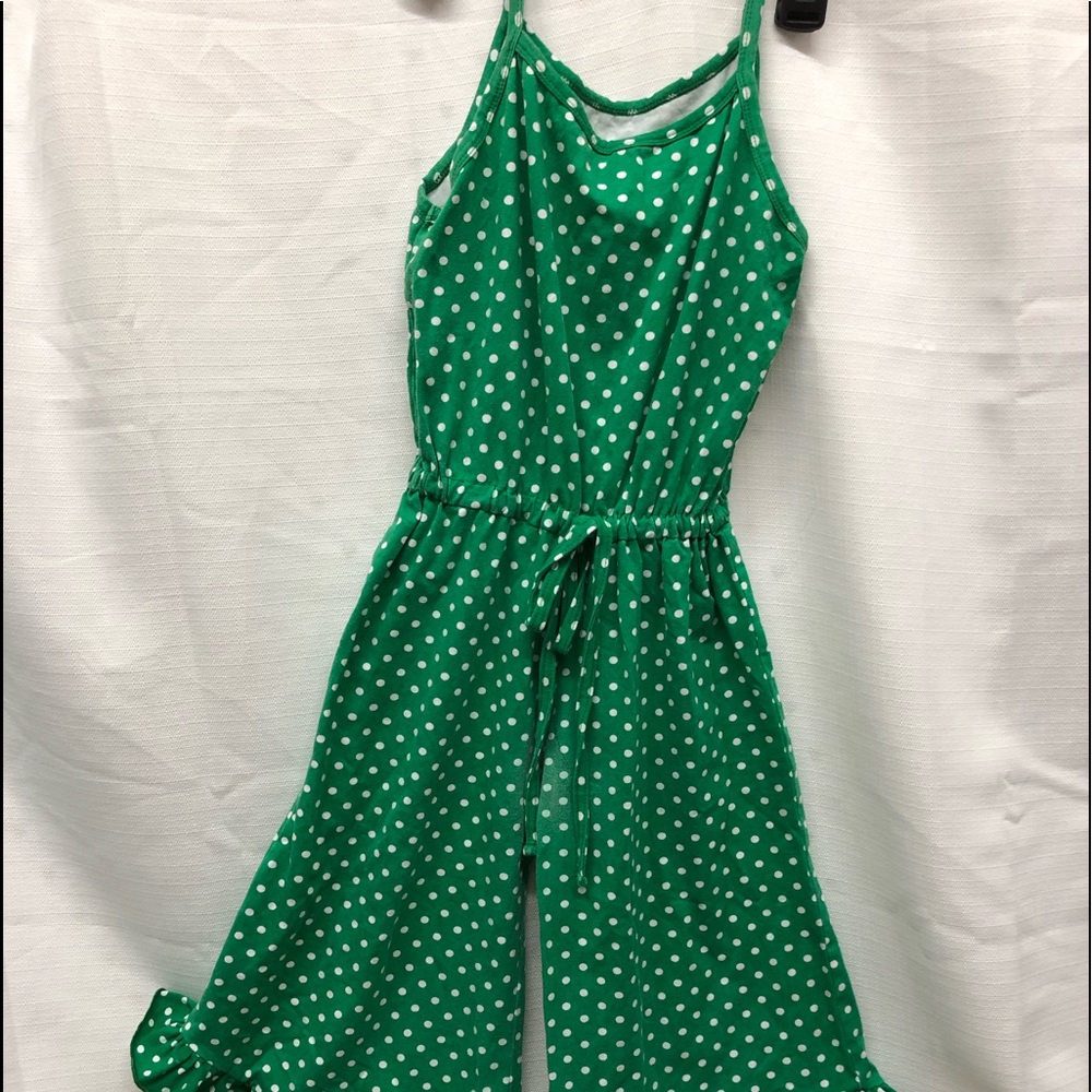 Size 9 Girls one piece outfit 💚